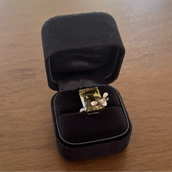 Tiffany Love Bugs Yellow Quartz Bee Ring - Picture 1 of 3